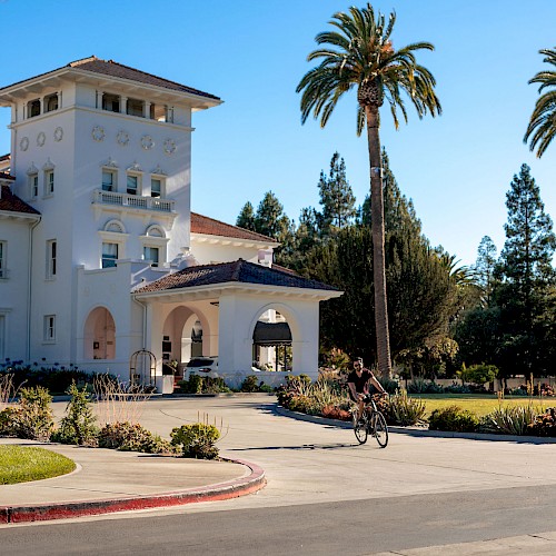 Hayes Mansion San Jose, Curio Collection by Hilton